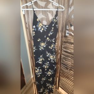 💥3 / 25$, Divided, Size 4, floral black dress